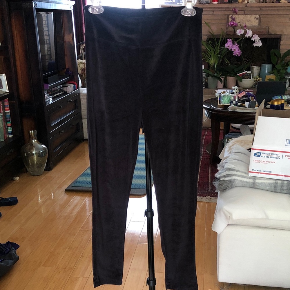 Splendid Black Velvet-Soft Leggings